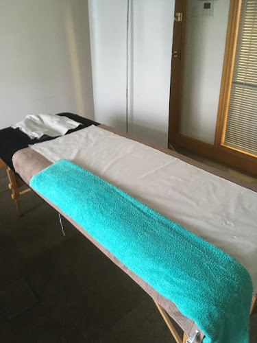 Comments and reviews of Michael Bond Massage Therapist CThA