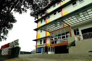 Front One Hotel Pasir Koja Bandung image