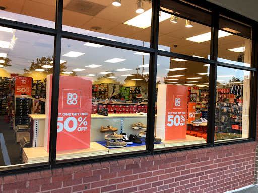 Shoe Store «Rack Room Shoes», reviews and photos, 1819 Matthews Township Pkwy, Matthews, NC 28105, USA