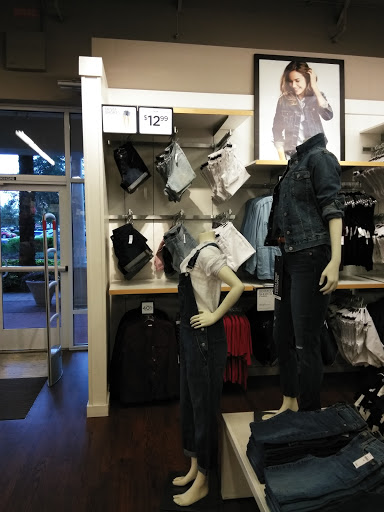 Clothing Store «Gap Outlet», reviews and photos, 8225 Vineland Ave, Orlando, FL 32821, USA