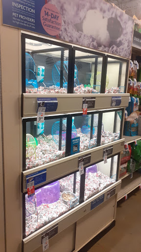 Pet Supply Store «PetSmart», reviews and photos, 2525 W Wheatland Rd, Dallas, TX 75237, USA