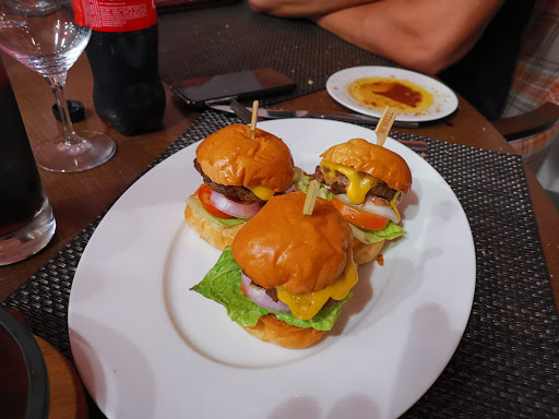CUT Steakhouse, 38/40 Isaac John St, Ikeja GRA 100271, Lagos, Nigeria, Hamburger Restaurant, state Lagos