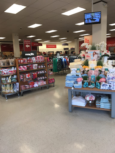 Department Store «T.J. Maxx», reviews and photos, 14651 Ventura Blvd, Sherman Oaks, CA 91403, USA