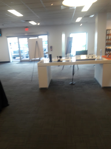 Cell Phone Store «AT&T», reviews and photos, 12599 Biscayne Blvd, North Miami, FL 33181, USA