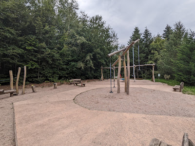 Aire de jeux (en extérieur) à Fraquelfing