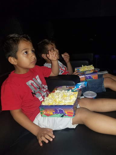 Movie Theater «Paragon Pavilion», reviews and photos, 833 Vanderbilt Beach Rd, Naples, FL 34108, USA