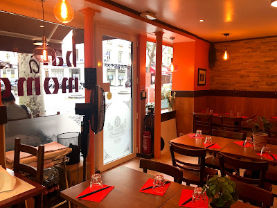 Bar à momos à Paris