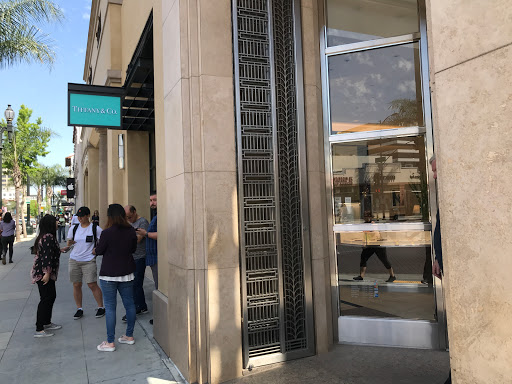 Jewelry Store «Tiffany & Co.», reviews and photos, 68 W Colorado Blvd, Pasadena, CA 91105, USA