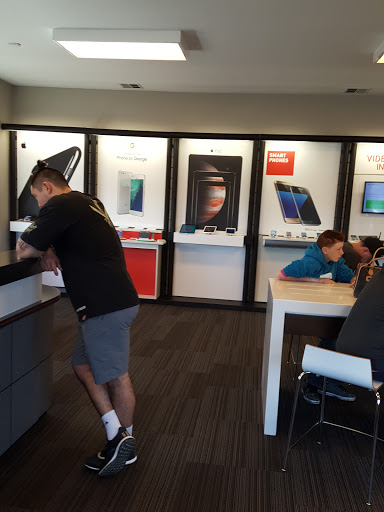 Cell Phone Store «Verizon», reviews and photos, 1999 Pacific Blvd SE, Albany, OR 97321, USA
