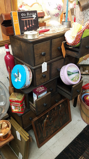 Antique Store «Hidden Talent Gifts & Antiques», reviews and photos, 400 S Main St, McGregor, TX 76657, USA