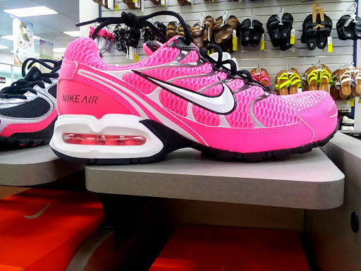 Shopping Mall «Trademart Shopping Center Office», reviews and photos, 1000 Cumberland Gap Pkwy, Corbin, KY 40701, USA