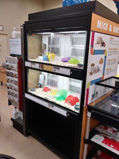 Pet Supply Store «Petco Animal Supplies», reviews and photos, 240 Upland Square Dr, Stowe, PA 19464, USA