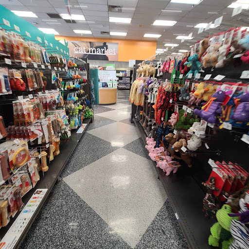 Pet Supply Store «Petco Animal Supplies», reviews and photos, 3525 W Victory Blvd, Burbank, CA 91505, USA