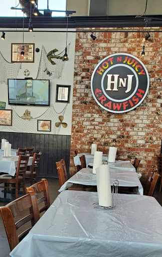 Shopping Mall «West Hollywood Gateway», reviews and photos, 7100 California Route 2, Los Angeles, CA 90046, USA