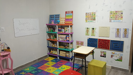 Logo da empresa - Creche da Tia Raquel