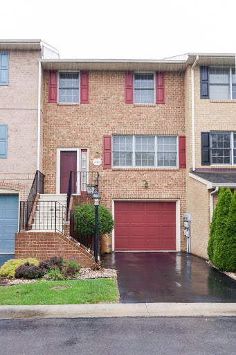 Real Estate Agents «Re/Max Results: Sandy Snyder», reviews and photos, 1219 Mt Aetna Rd #301, Hagerstown, MD 21742, USA