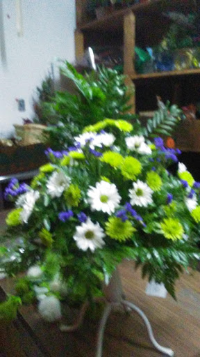 Florist «Camden Florist», reviews and photos, 212 W Main St, Camden, TN 38320, USA