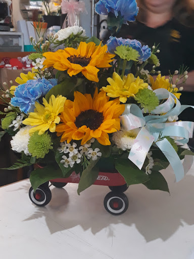 Florist «Corona Rose Flowers & Gifts», reviews and photos, 844 W 6th St, Corona, CA 92882, USA