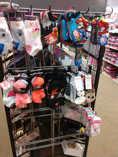 Shoe Store «Famous Footwear», reviews and photos, 2265 Walker Lake Rd, Mansfield, OH 44903, USA