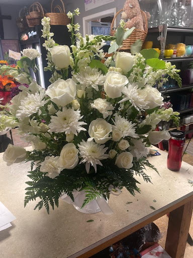 Florist «Treasures To Adore», reviews and photos, 1313 Carolyn Ct, Humble, TX 77338, USA