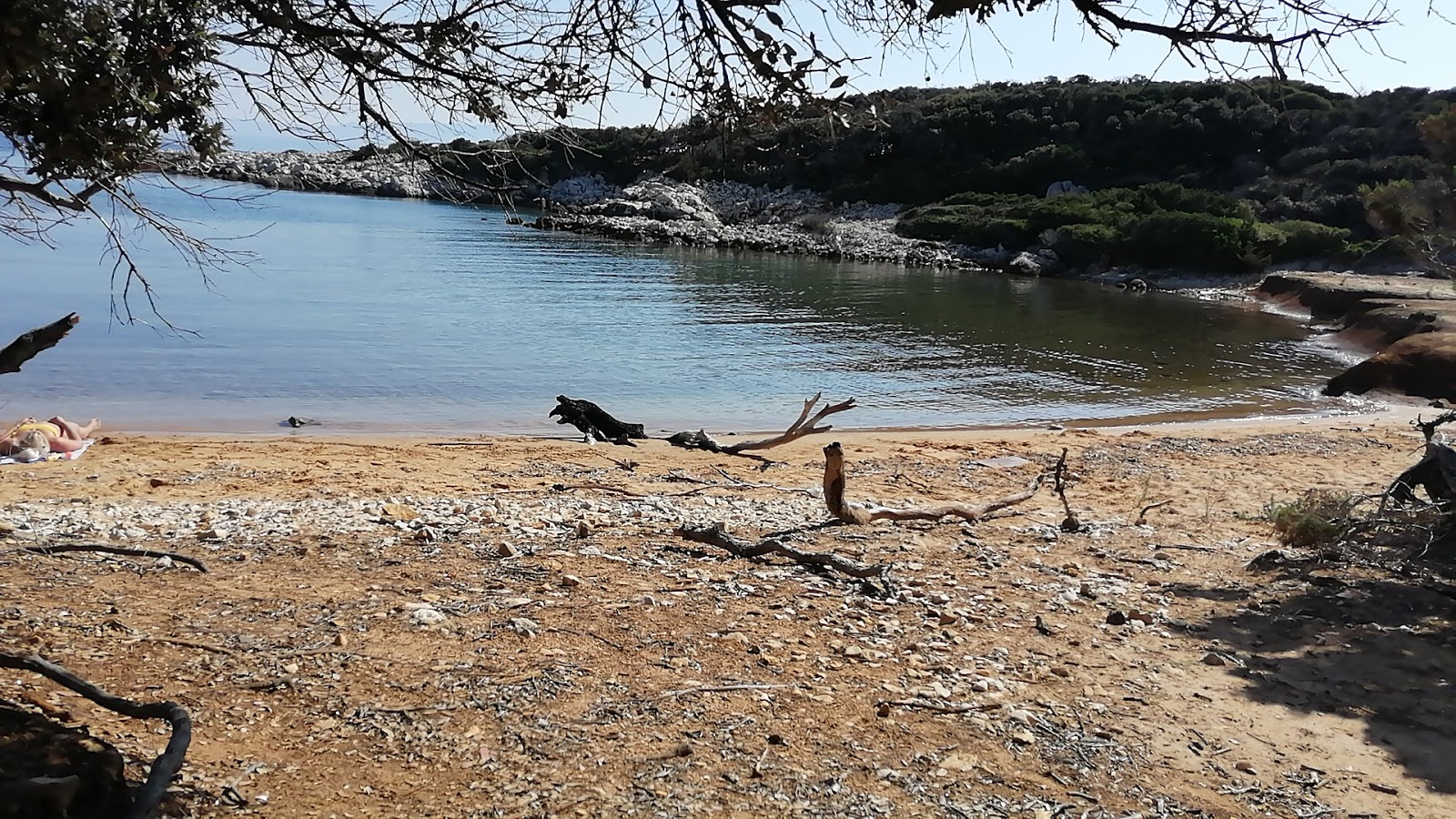 Foto af Menula beach med turkis rent vand overflade
