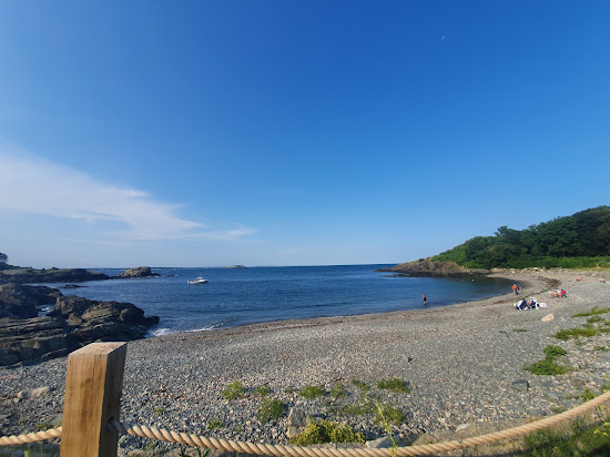 Canoes Beach