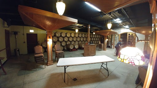 Bed & Breakfast «Lynfred Winery», reviews and photos, 15 S Roselle Rd, Roselle, IL 60172, USA