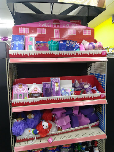 Discount Store «Dollar General», reviews and photos, 36 Winter Place Lane, Newland, NC 28657, USA