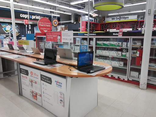 Office Supply Store «Staples», reviews and photos, 23131 Michigan Ave, Dearborn, MI 48124, USA