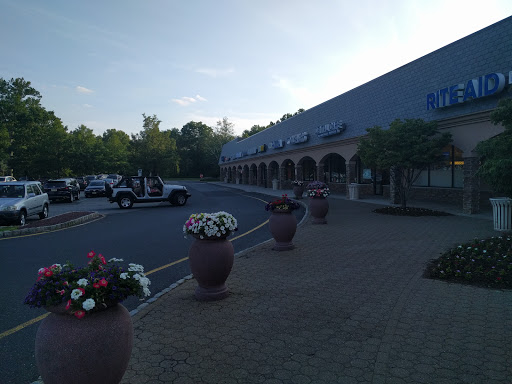 Shopping Mall «Lyons Mall», reviews and photos, 26 Lyons Mall, Basking Ridge, NJ 07920, USA