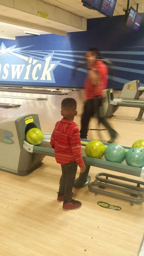 Bowling Alley «Brunswick Zone Foothill Lanes», reviews and photos, 17238 E Foothill Blvd, Fontana, CA 92335, USA