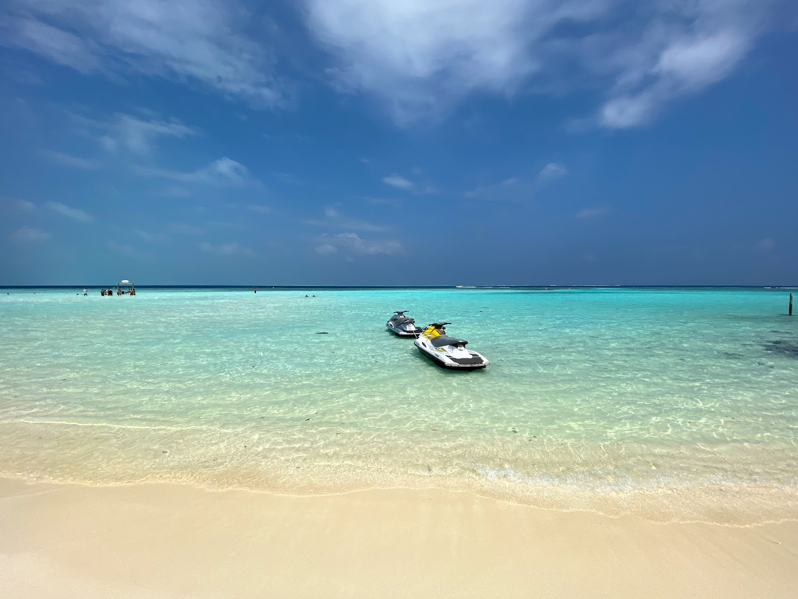 Gulhi Beach'in fotoğrafı çok temiz temizlik seviyesi ile