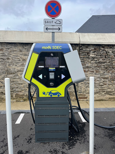 Borne de recharge de véhicules électriques MobiSDEC Charging Station Villers-Bocage