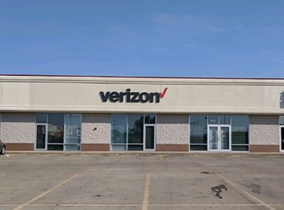 Cell Phone Store «Verizon», reviews and photos, 910 W Town Center Blvd, Champaign, IL 61822, USA