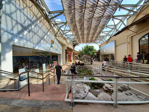 Computer Store «Microsoft Store - The Shops at La Cantera», reviews and photos, 15900 La Cantera Pkwy #6560, San Antonio, TX 78256, USA