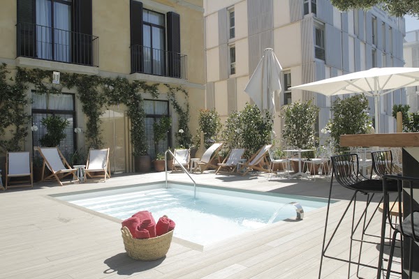 HOTEL OASIS