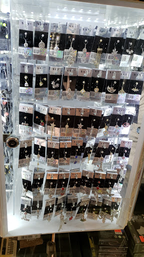 Tobacco Shop «The House of Vape and Smoke», reviews and photos, 944 W 6th St #114, Corona, CA 92882, USA