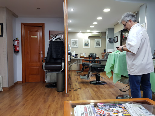 Información y opiniones sobre Peluquería Hermanos Tapiador de Jaén