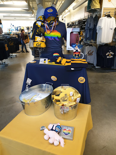 Book Store «Cal Student Store», reviews and photos, 2495 Bancroft Way #134, Berkeley, CA 94720, USA