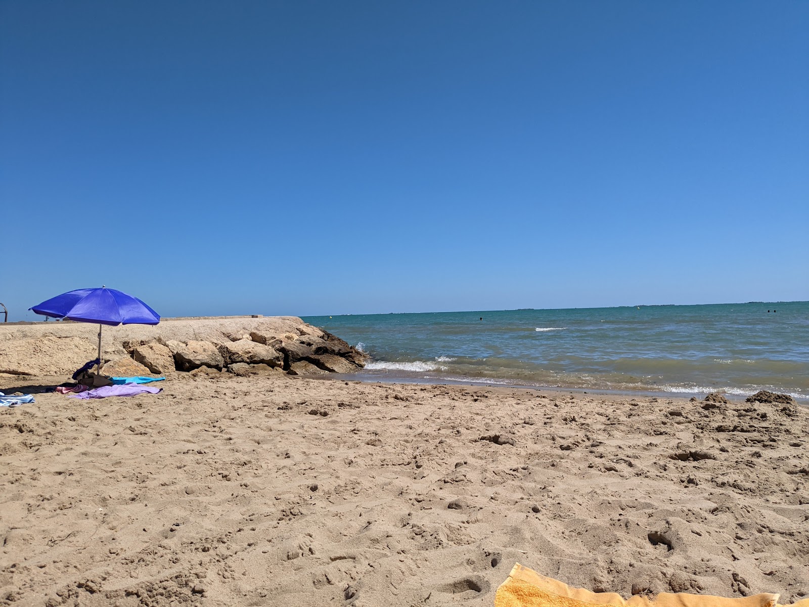 Photo de Platja De La Senieta avec plage sans baie
