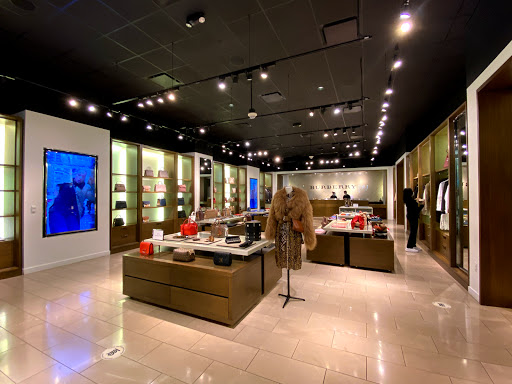 Clothing Store «Burberry Outlet», reviews and photos, 5220 Fashion Outlets Way, Rosemont, IL 60018, USA