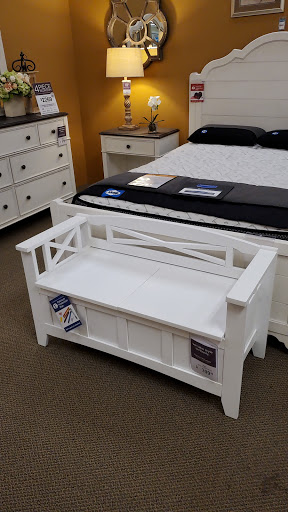 Furniture Store «Raymour & Flanigan Furniture and Mattress Store», reviews and photos, 1345 US-1, North Brunswick Township, NJ 08902, USA