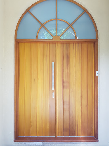 Door carpenters in Adelaide