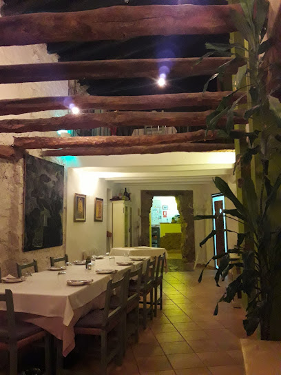Restaurante Ca Vicentica - C. Chelva, 15, 46170 Higueruelas, Valencia, Spain