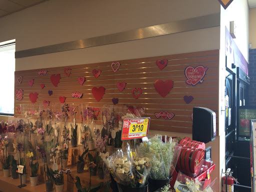 Supermarket «Super Stop & Shop», reviews and photos, 164 Main St, Saugus, MA 01906, USA