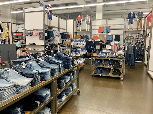 Clothing Store «Old Navy», reviews and photos, 20505 S Dixie Hwy, Cutler Bay, FL 33189, USA