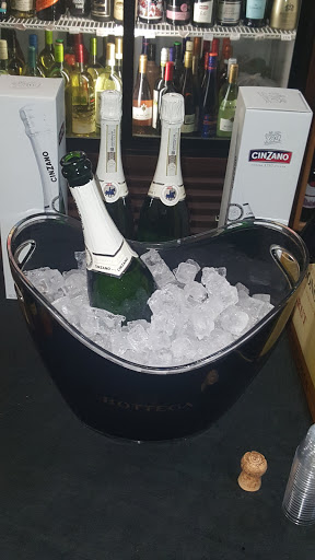 Liquor Store «D & M Pratt Liquor Inc», reviews and photos, 180 Washington Ave, Brooklyn, NY 11205, USA