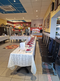 Atmosphère du Restaurant méditerranéen GIRASOL Cuisine méditerranéenne à Saint-Privat-des-Vieux - n°3