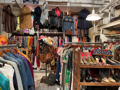 Vintage Clothing Store «10 ft Single by Stella Dallas», reviews and photos, 285 N 6th St, Brooklyn, NY 11211, USA