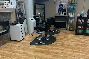 Escobar Salón Barbershop image